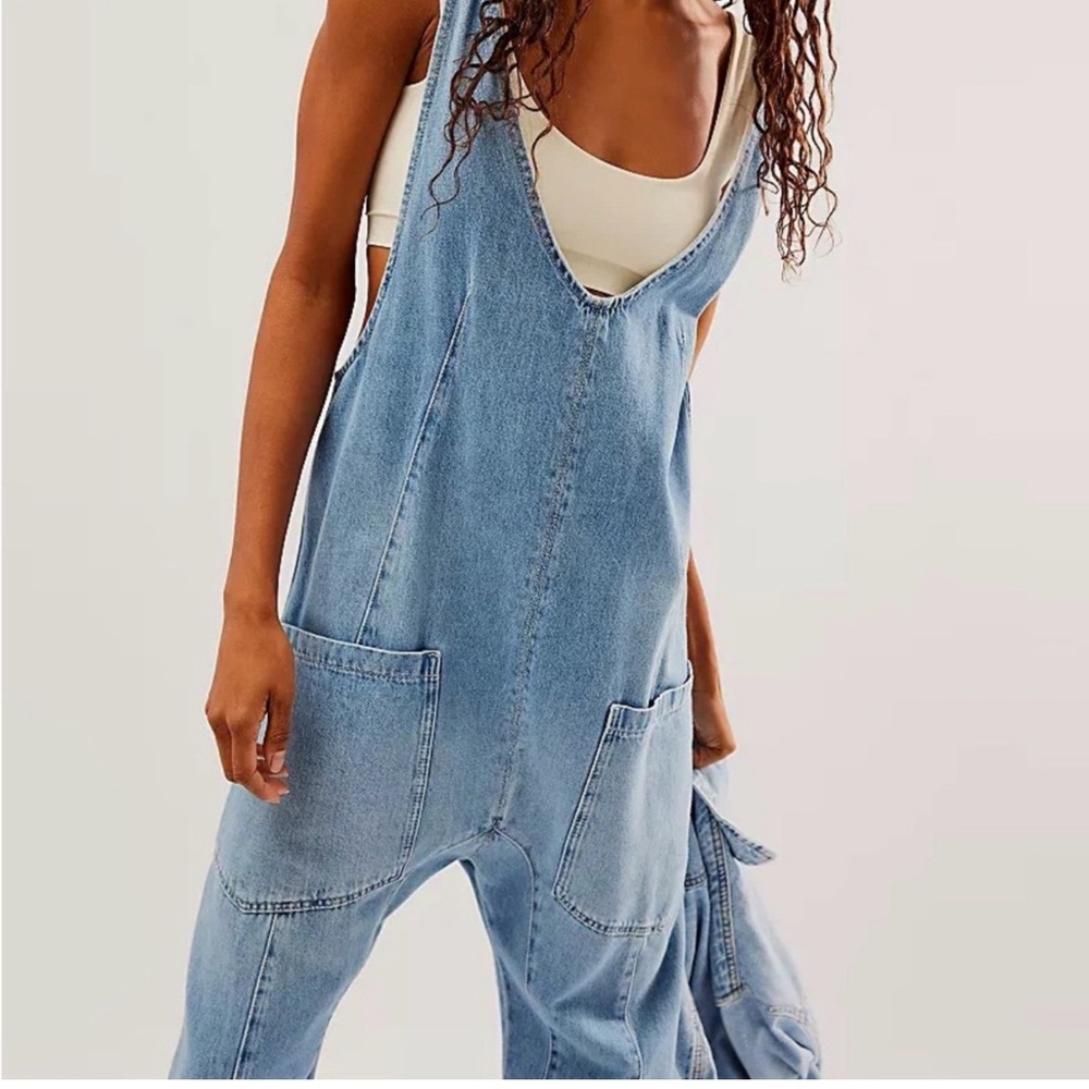 Casual Light Blue Denim Romper Jumpsuit with Front Pockets